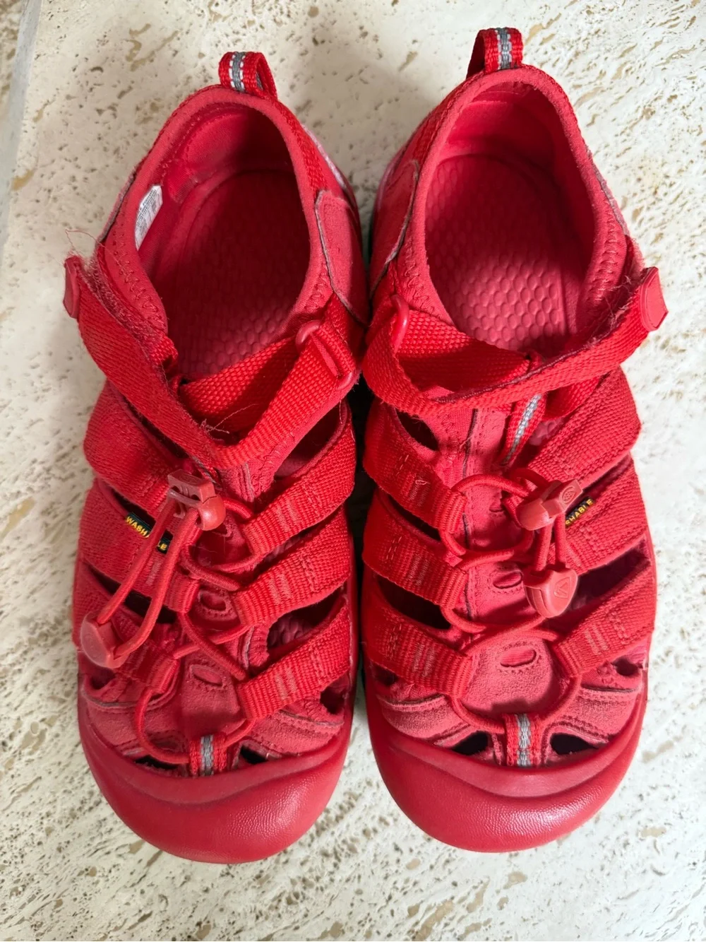 EUC Big Kids KEEN Sandals. US Size 5